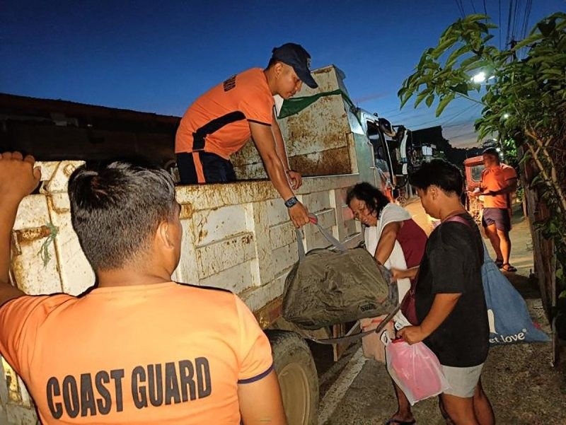 Philippines sơ tán trên diện rộng khi siêu bão Man-yi chuẩn bị đổ bộ